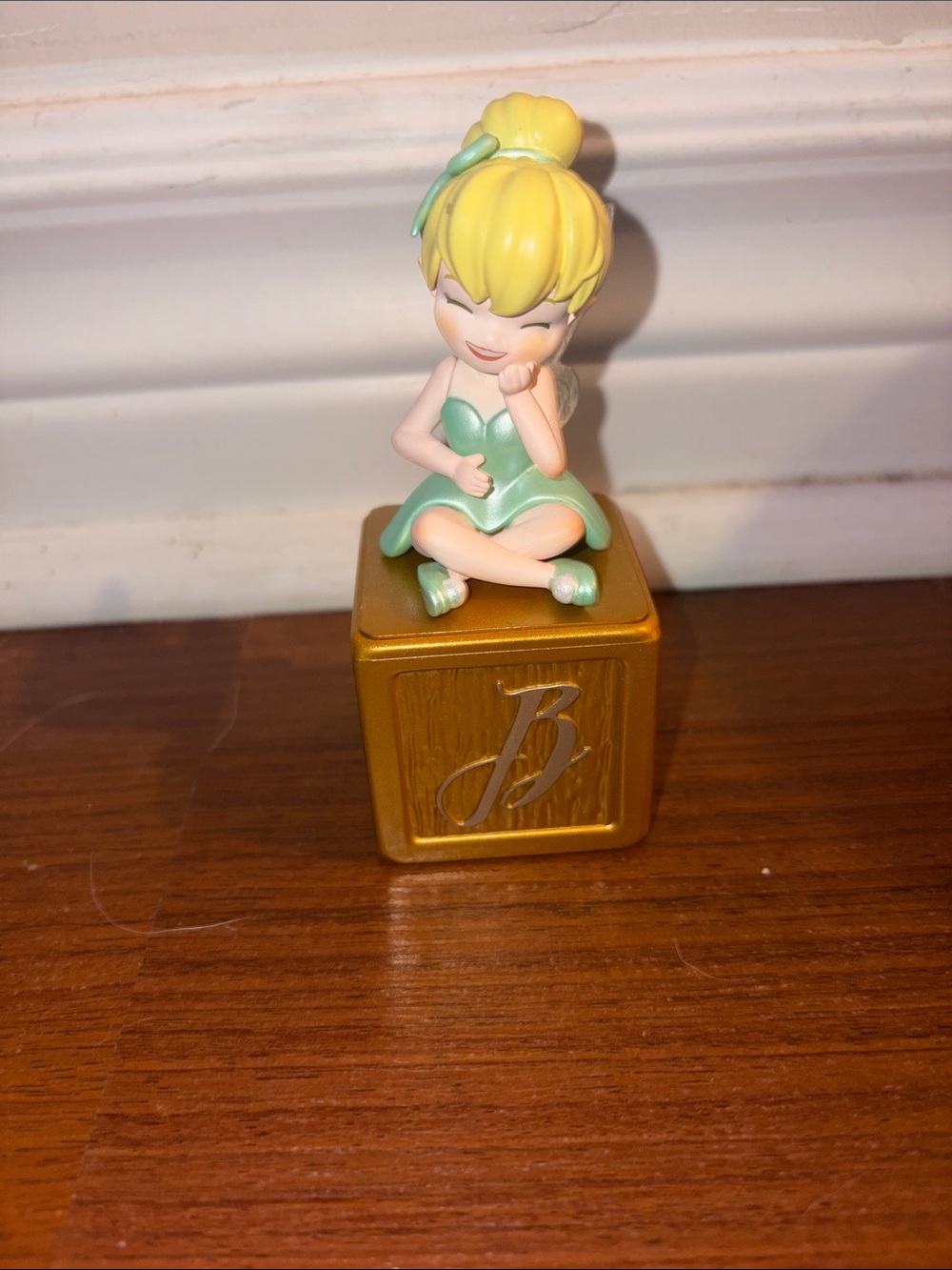 Tinker Bell Figurine on Gold Display Cube - Green